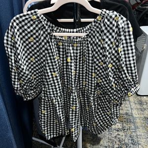 Old Navy Blk And White Top with yellow flower embroidery accents